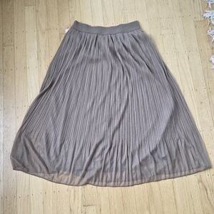♥️NWT Metrowear Taupe Pleated Pull-On Midi Pencil Skirt Elastic Waist Size PM